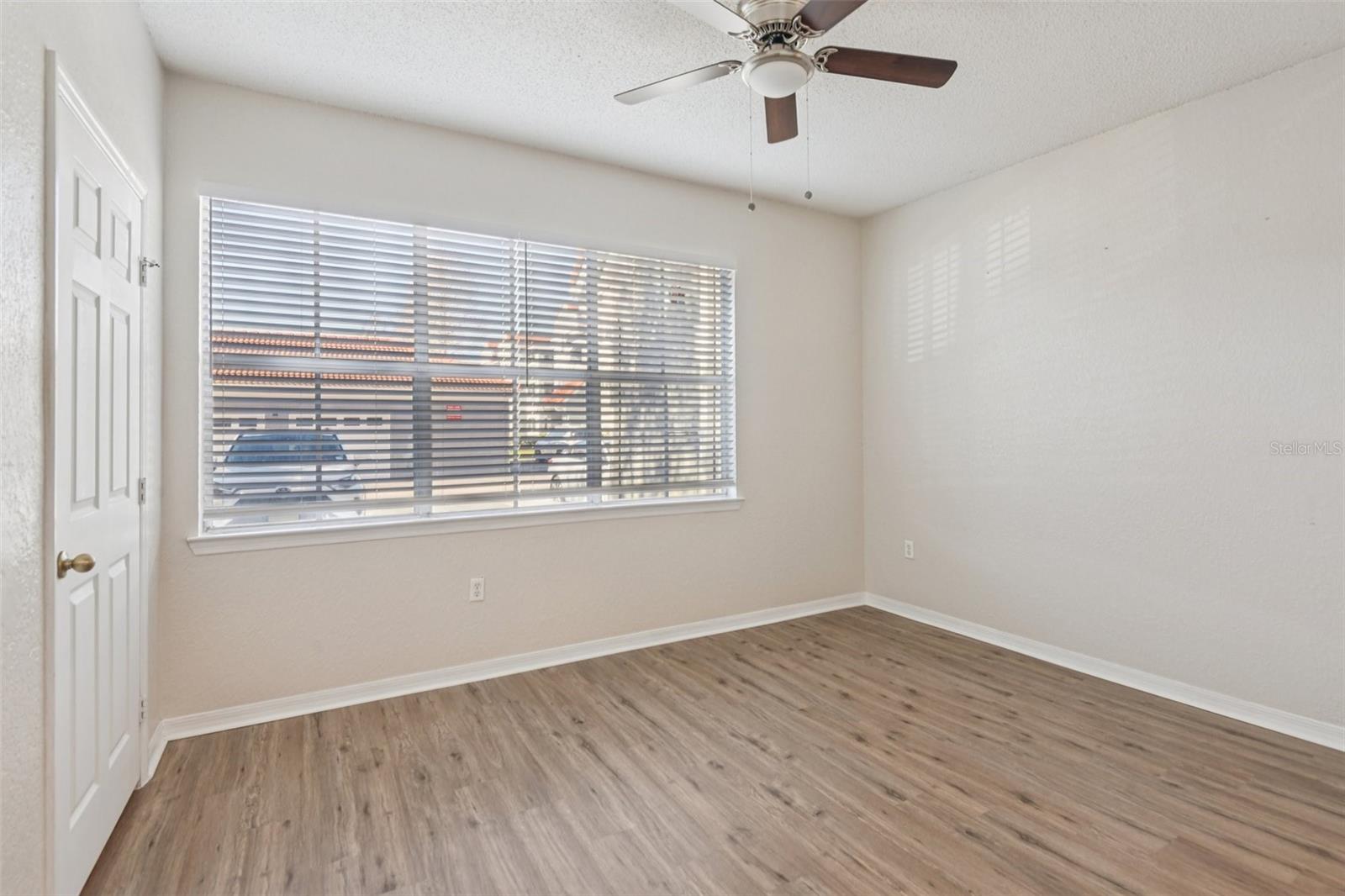 Image 19 of 38 For 18001 Richmond Place Drive 1213