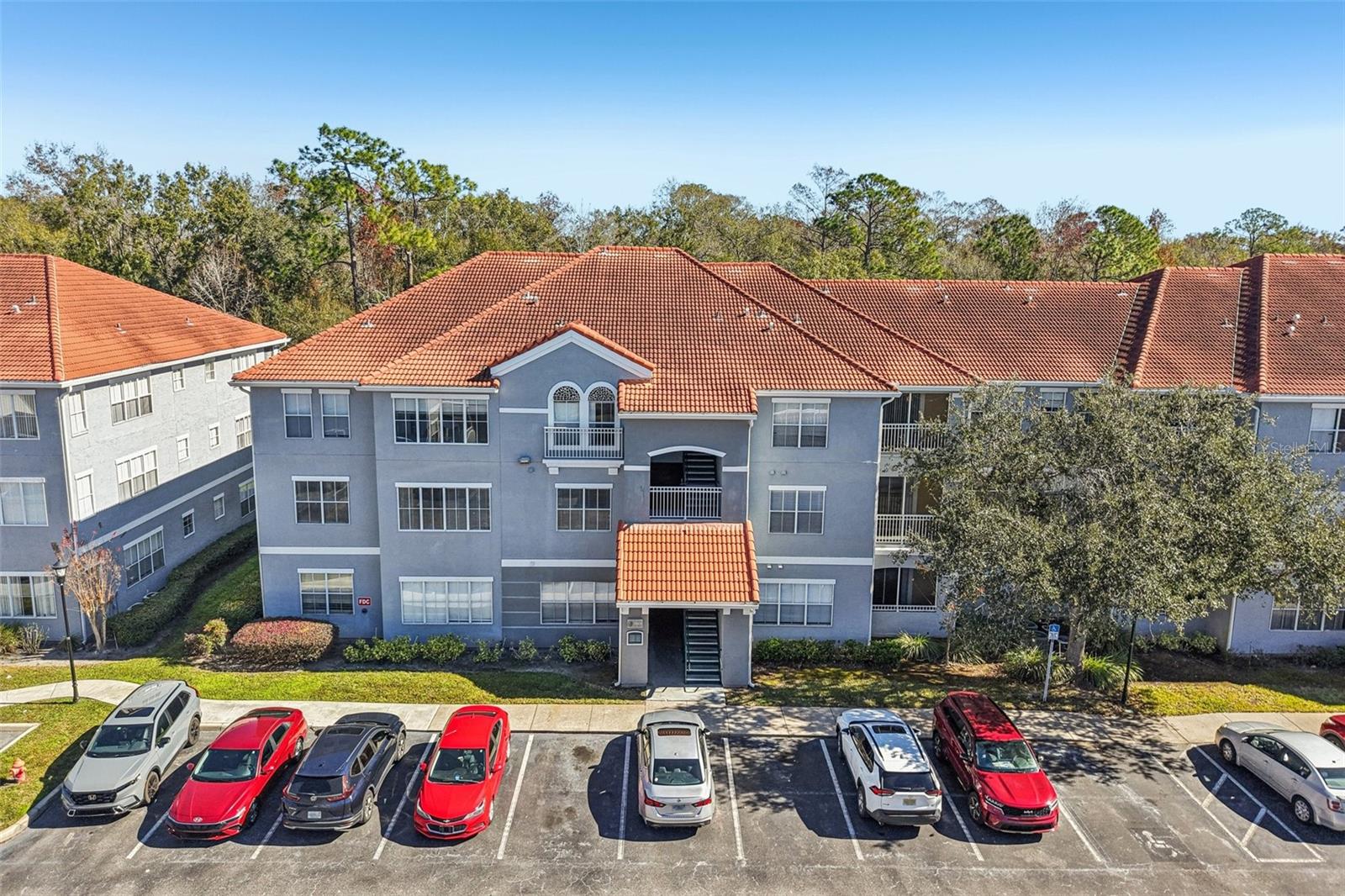 Image 26 of 38 For 18001 Richmond Place Drive 1213