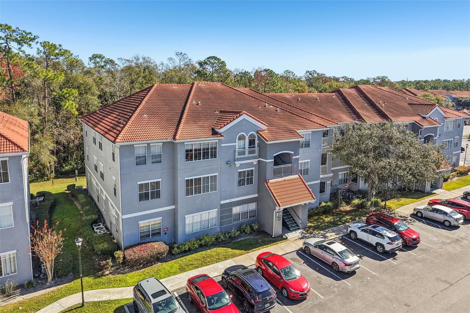 Image 27 of 38 For 18001 Richmond Place Drive 1213