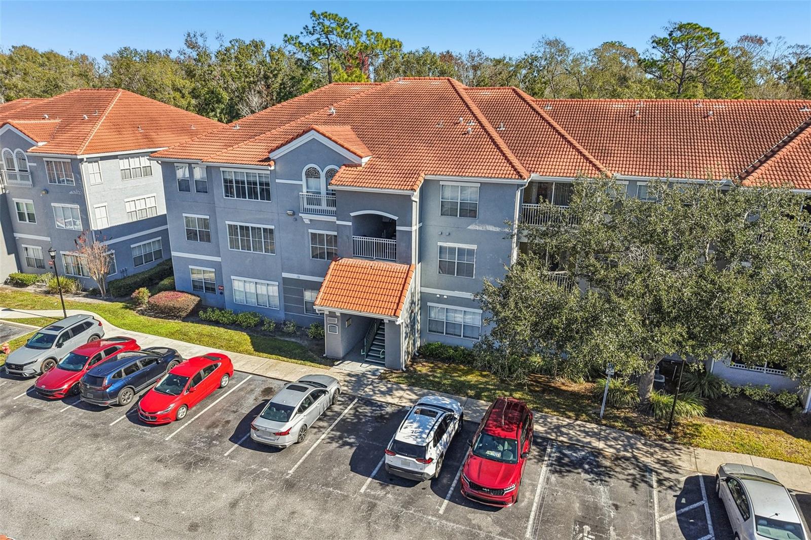 Image 28 of 38 For 18001 Richmond Place Drive 1213