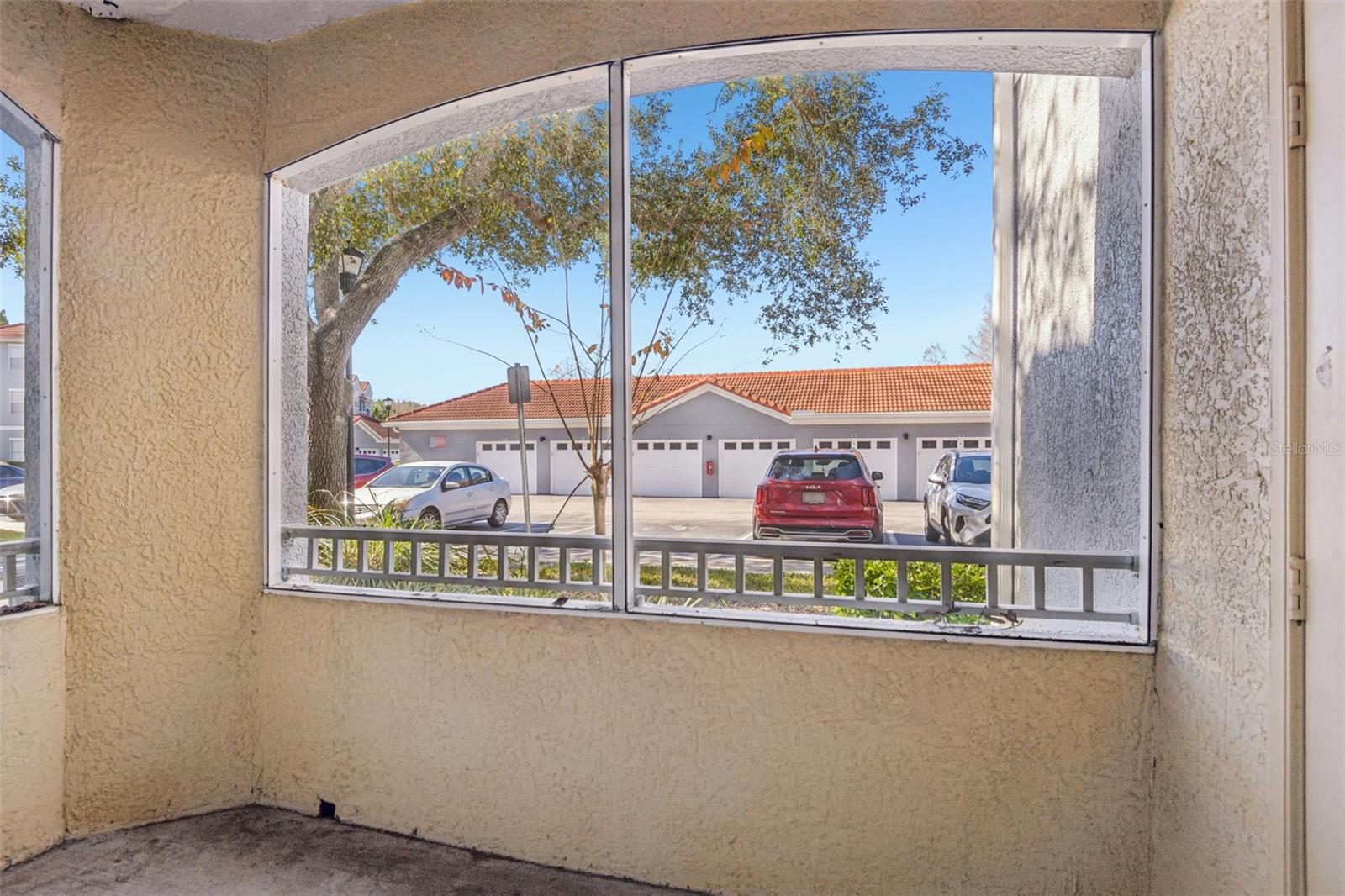 Image 3 of 38 For 18001 Richmond Place Drive 1213