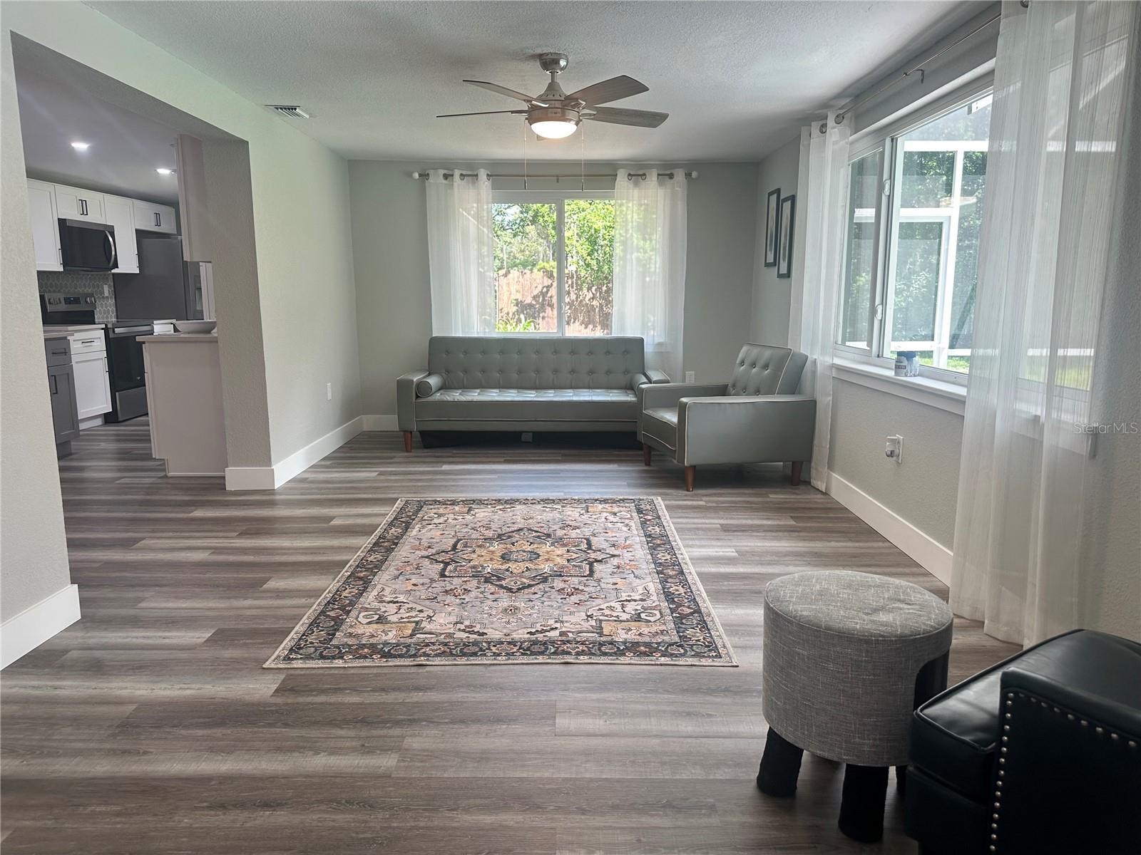 Image 11 of 23 For 12922 Post Road