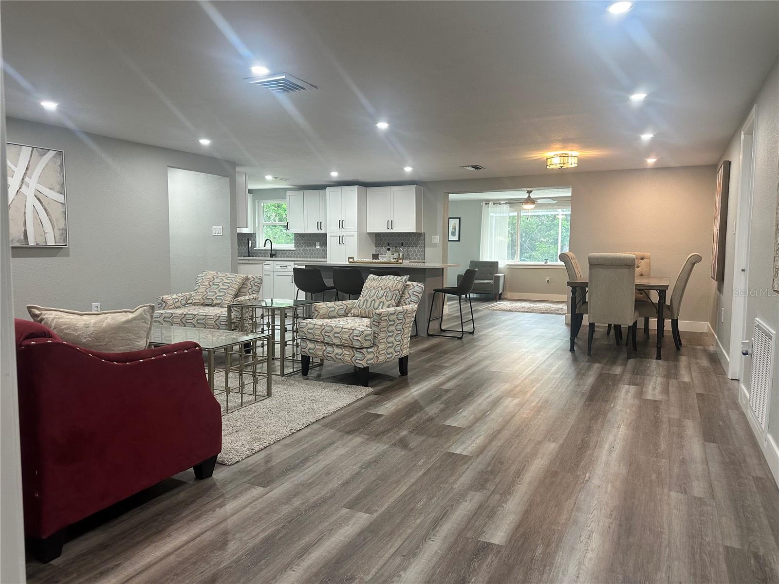 Image 4 of 23 For 12922 Post Road