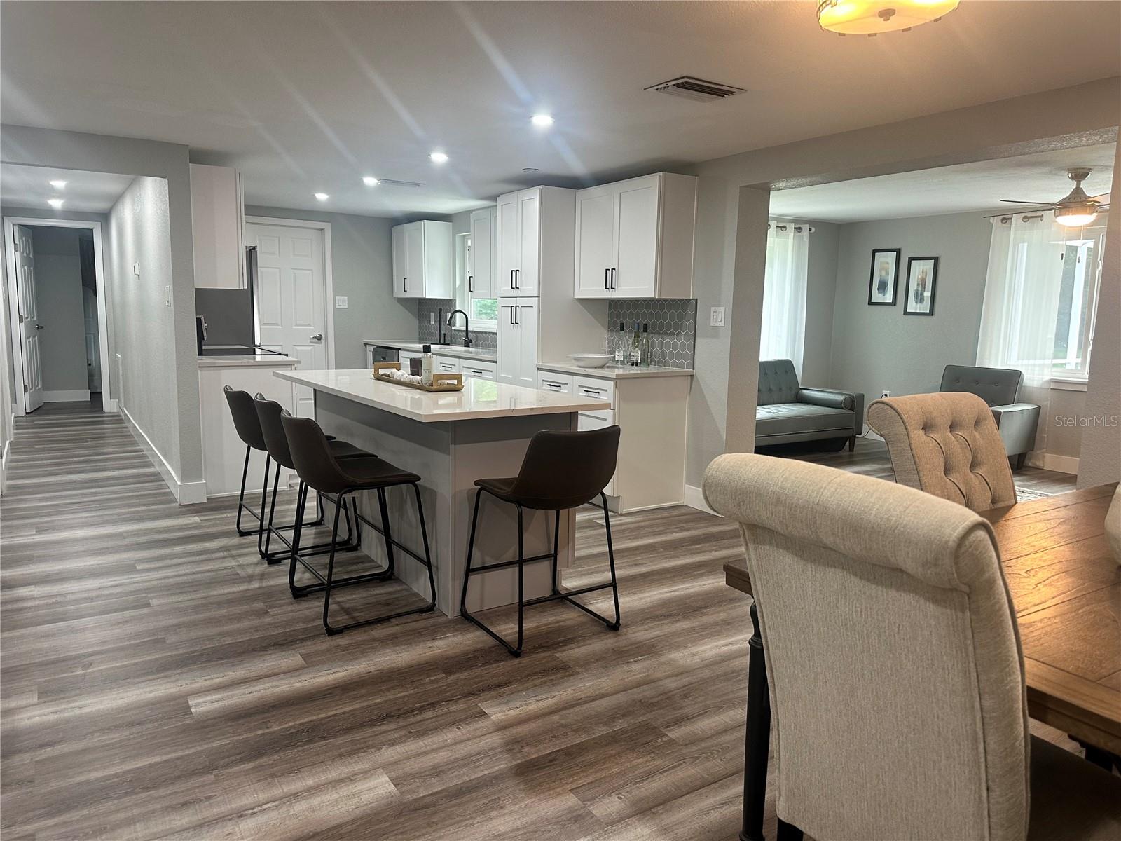 Image 5 of 23 For 12922 Post Road