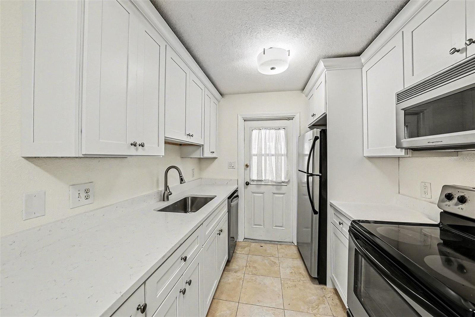 Image 17 of 27 For 208 Danube Avenue 103