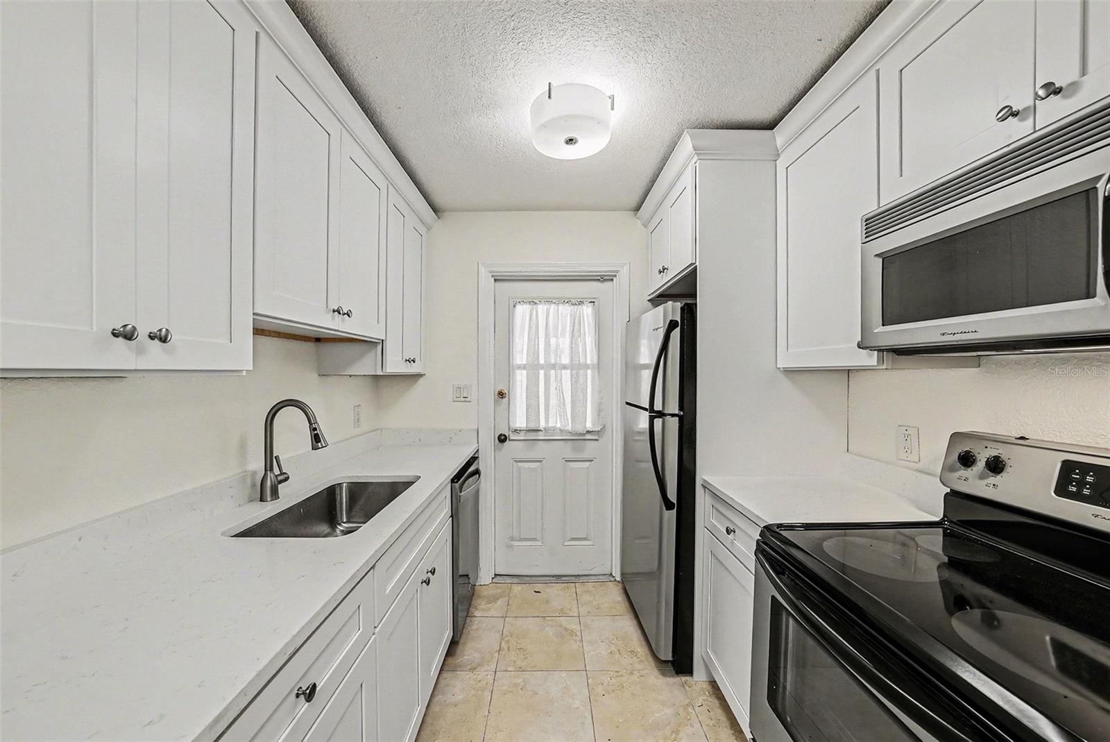 Image 18 of 27 For 208 Danube Avenue 103