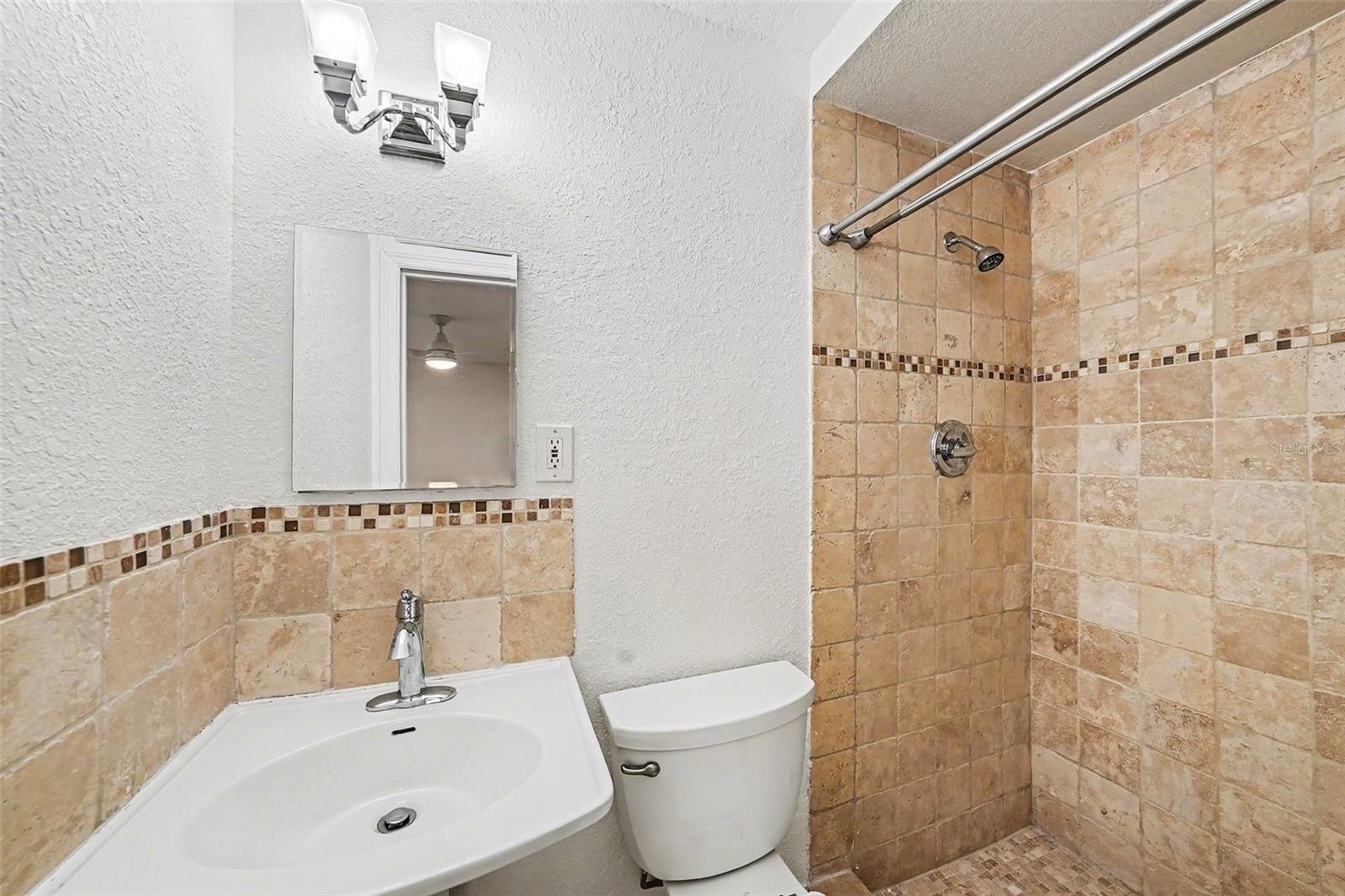 Image 20 of 27 For 208 Danube Avenue 103