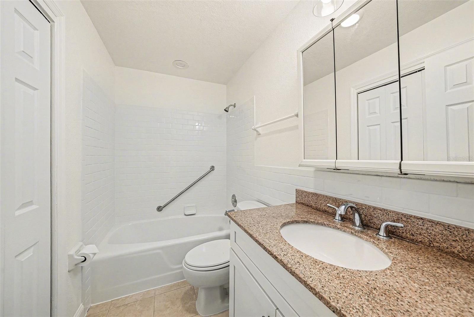 Image 25 of 27 For 208 Danube Avenue 103