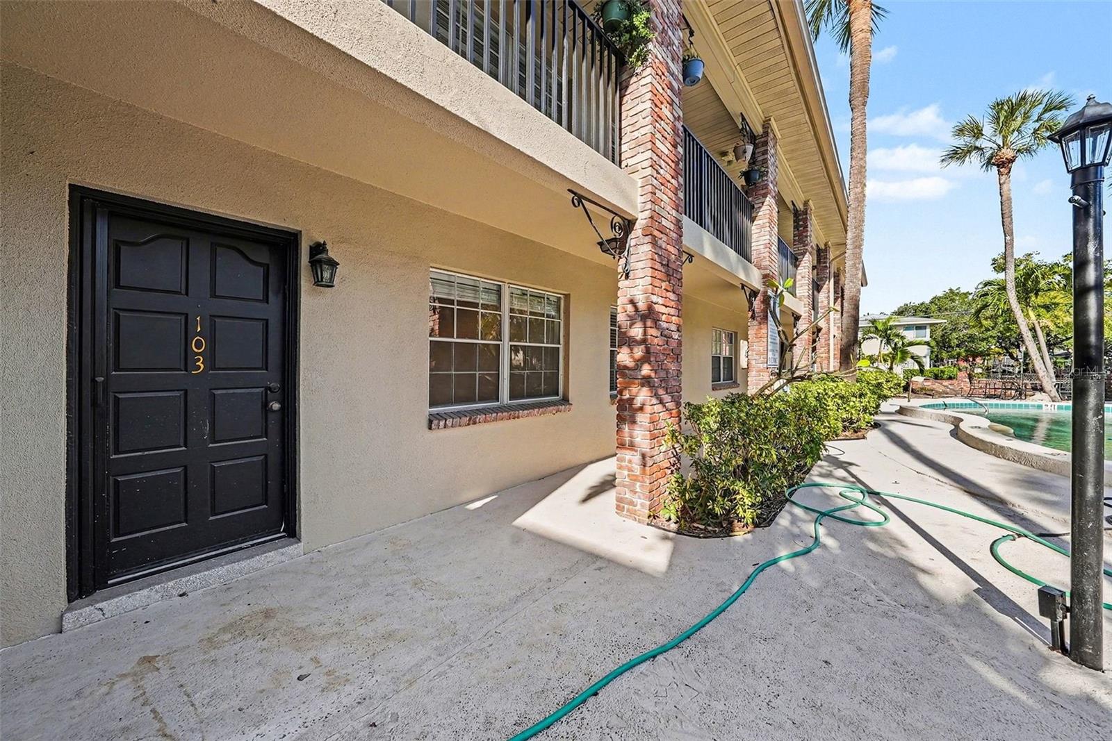 Image 6 of 27 For 208 Danube Avenue 103