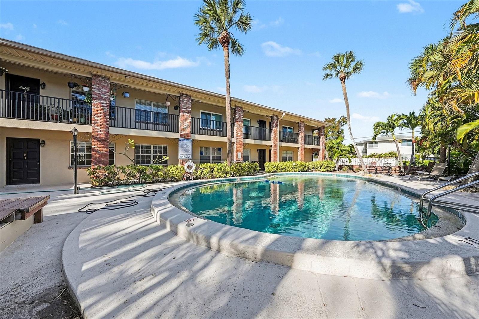 Image 8 of 27 For 208 Danube Avenue 103