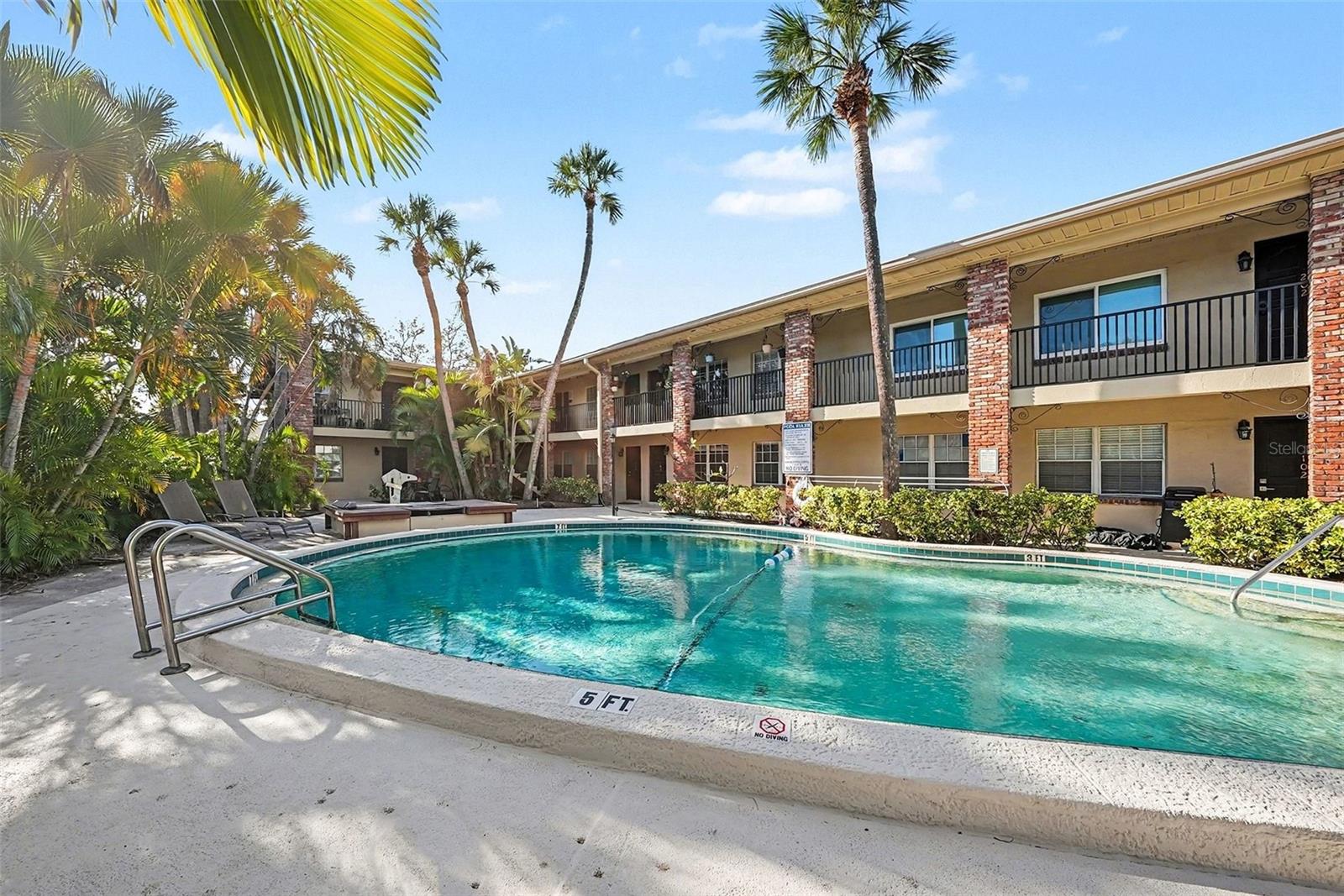 Image 9 of 27 For 208 Danube Avenue 103