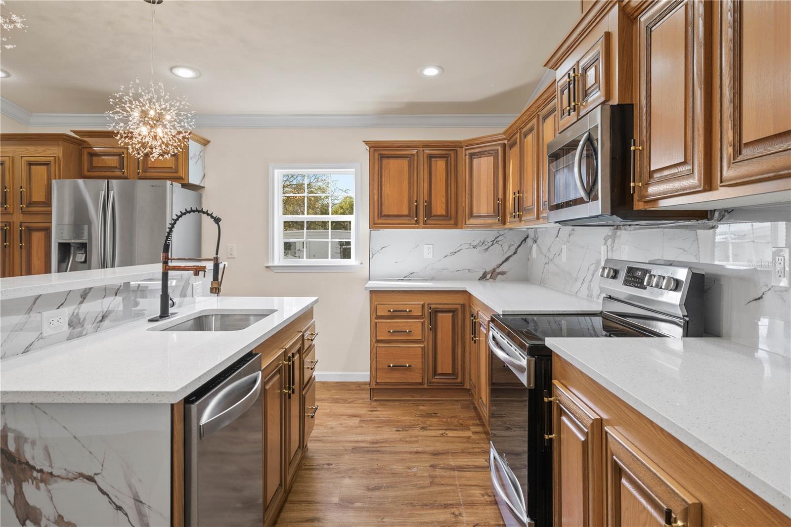 Image 10 of 42 For 8019 Meadowview Cir