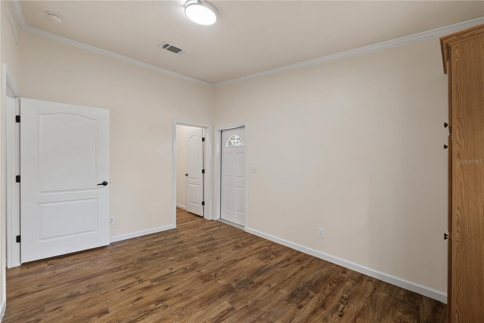 Image 13 of 42 For 8019 Meadowview Cir