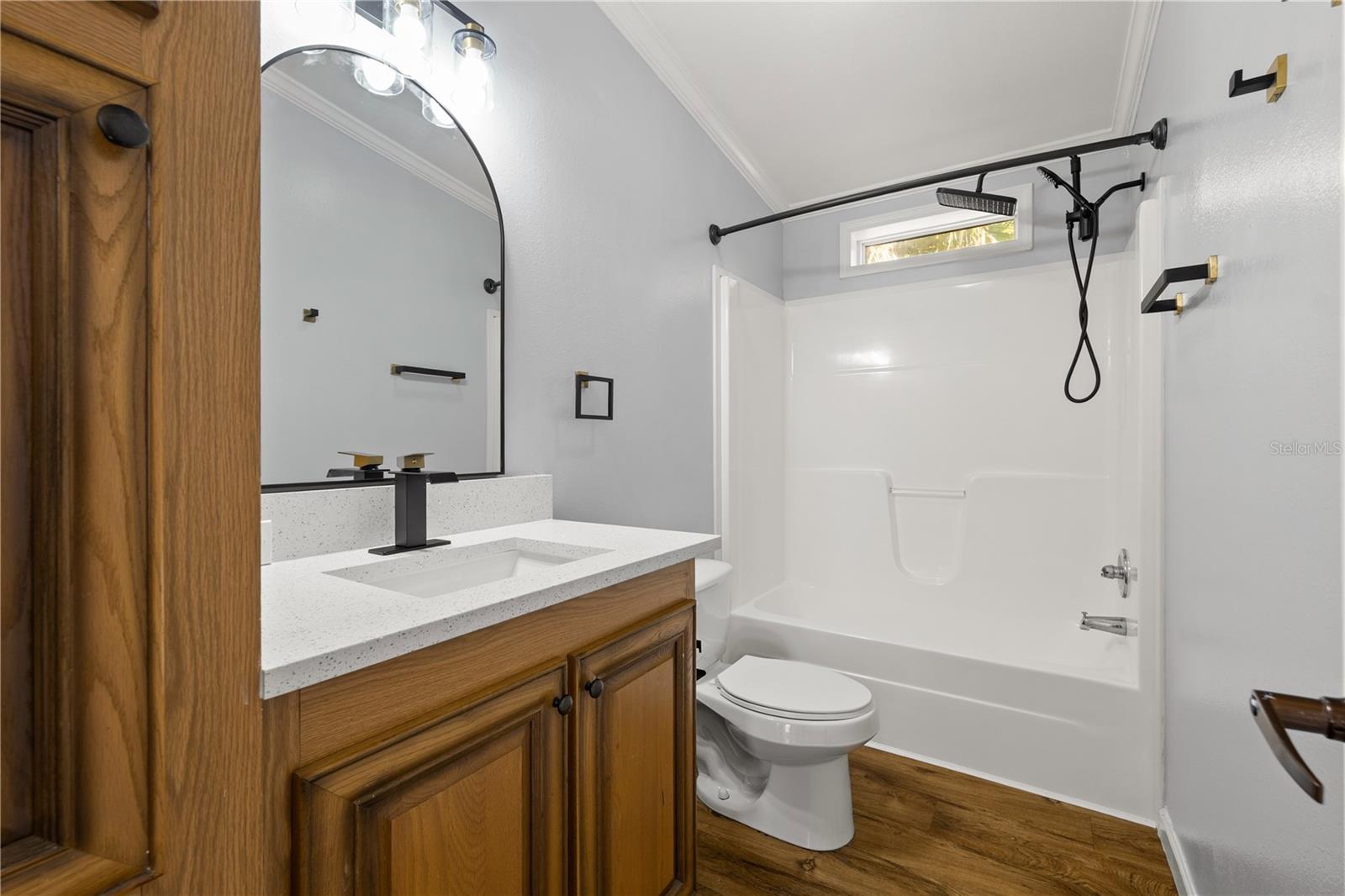 Image 22 of 42 For 8019 Meadowview Cir