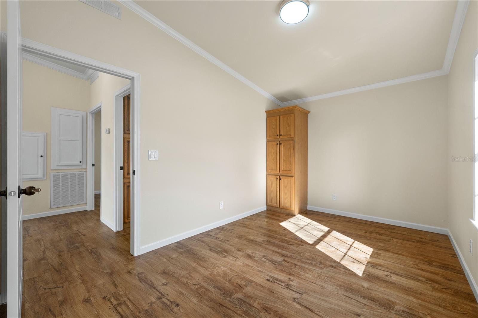 Image 23 of 42 For 8019 Meadowview Cir