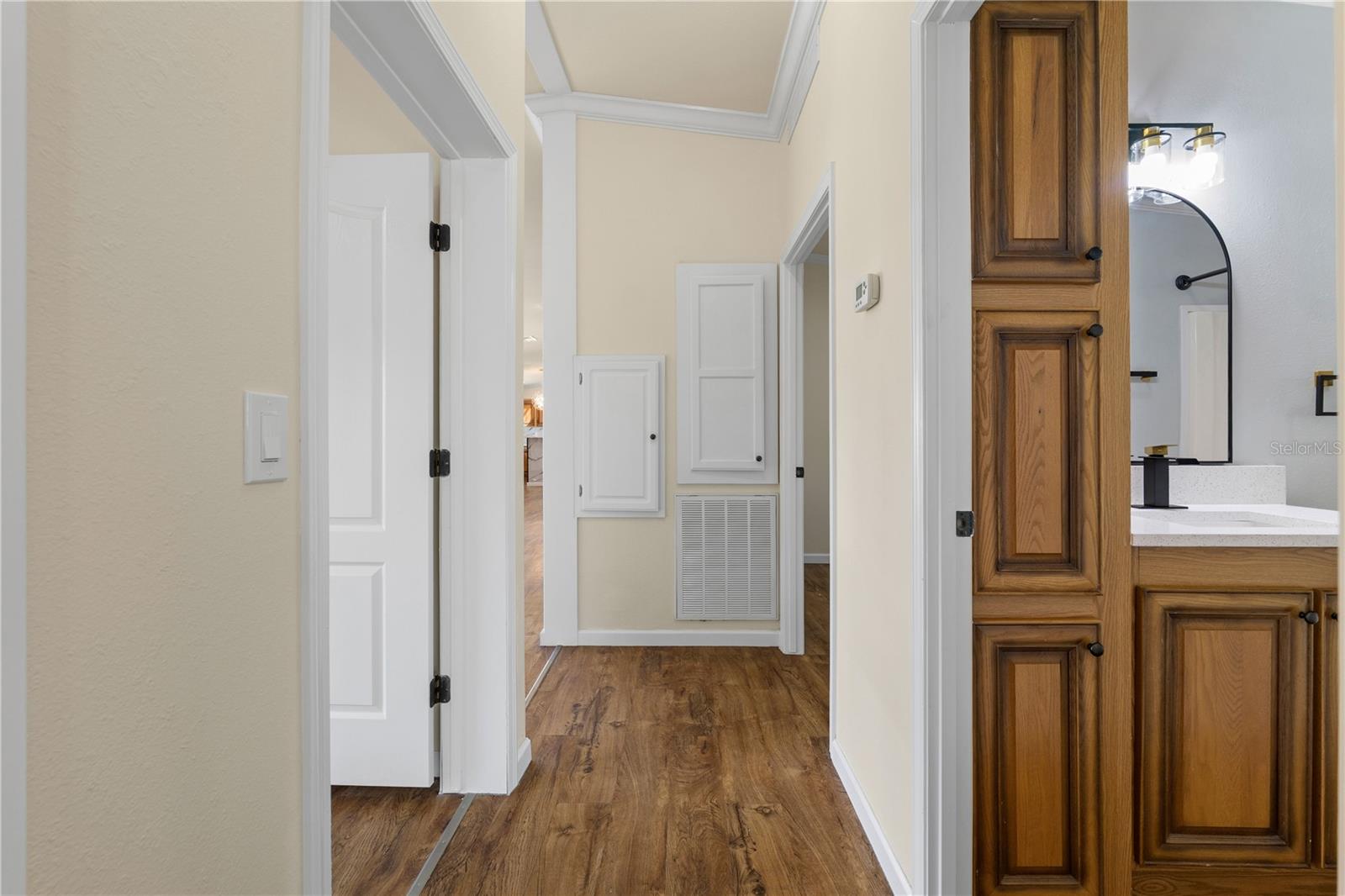 Image 25 of 42 For 8019 Meadowview Cir