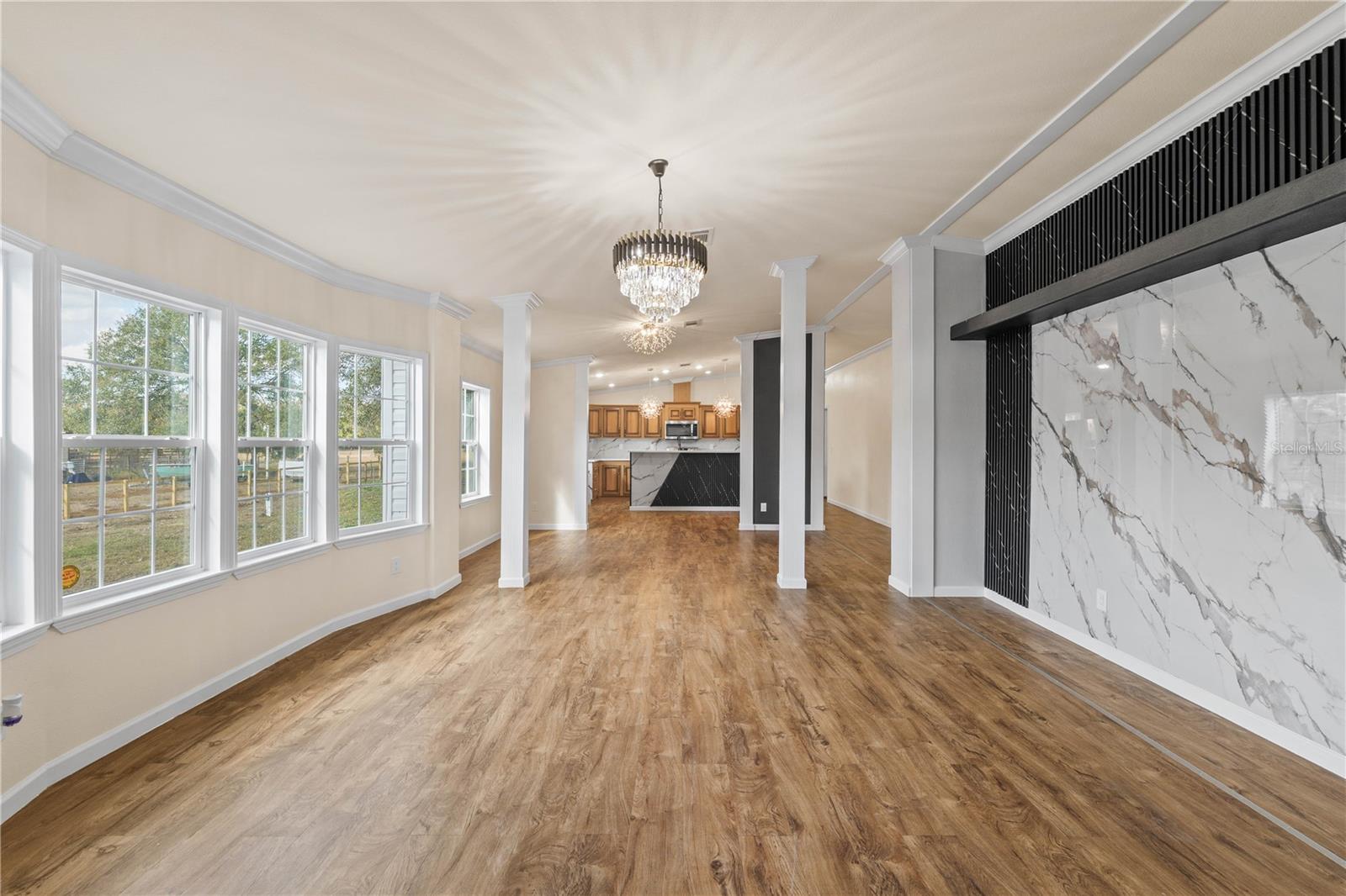 Image 3 of 42 For 8019 Meadowview Cir