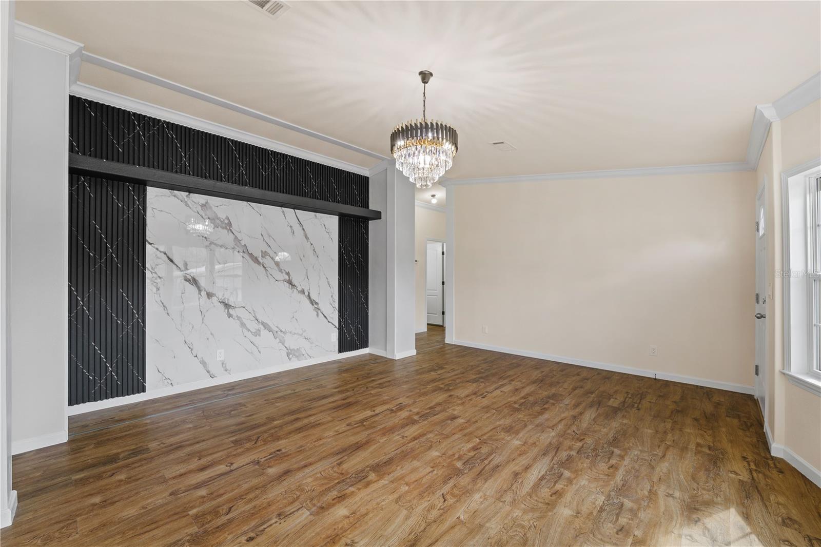 Image 5 of 42 For 8019 Meadowview Cir