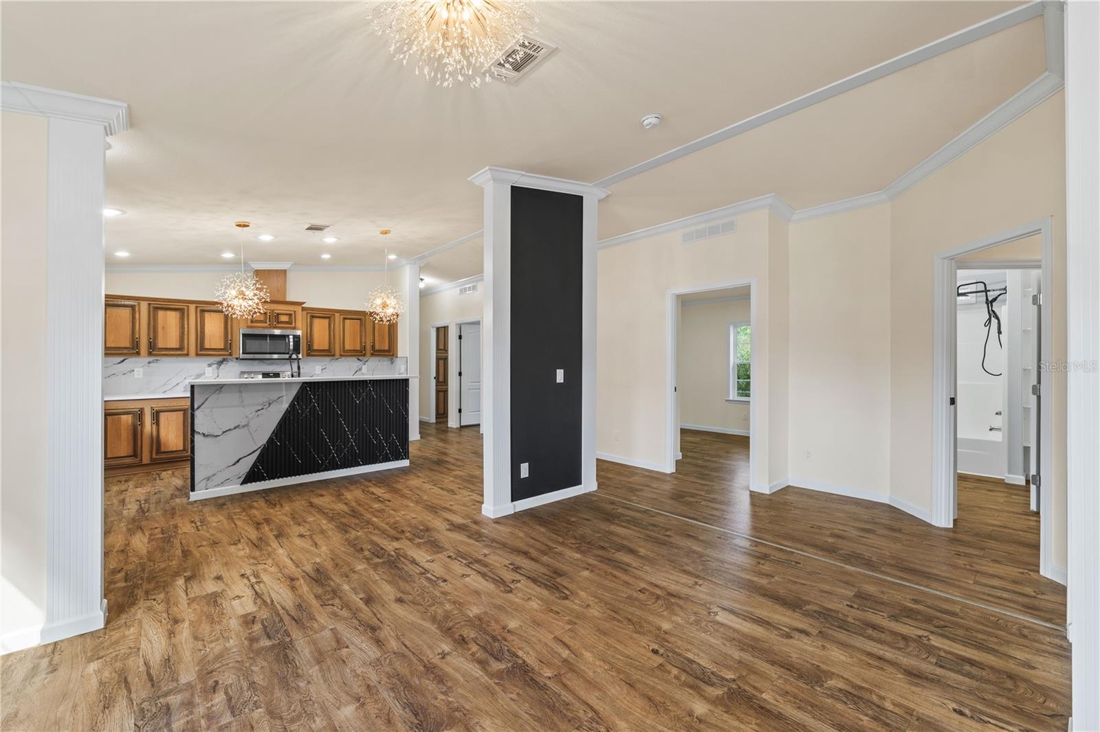 Image 6 of 42 For 8019 Meadowview Cir