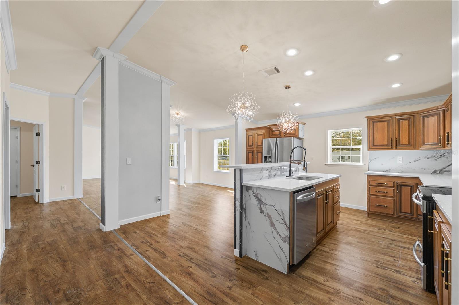 Image 9 of 42 For 8019 Meadowview Cir