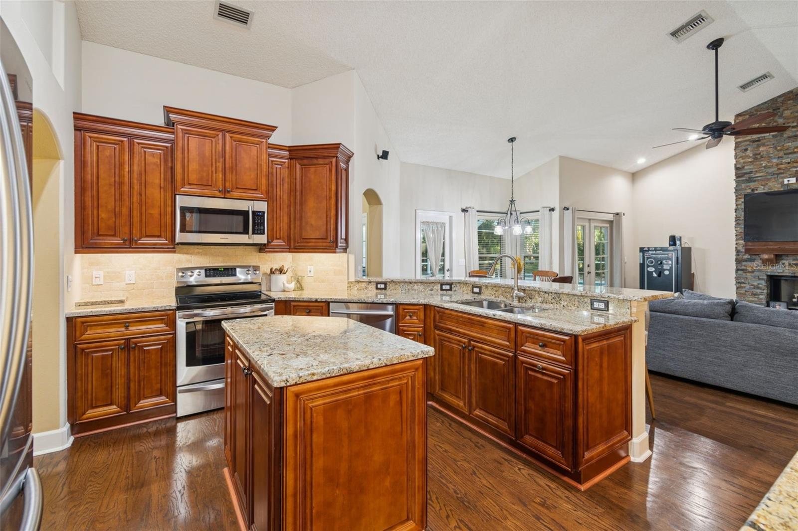 Image 30 of 100 For 4320 Auston Way