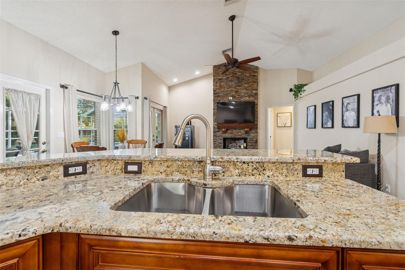 Image 32 of 100 For 4320 Auston Way