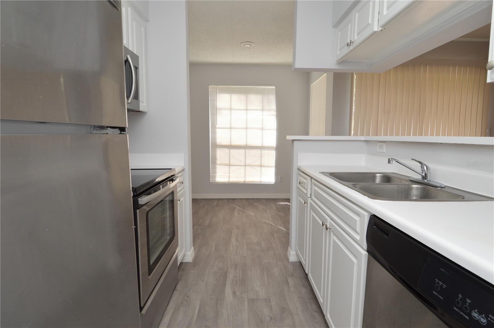 Image 11 of 90 For 8635 Mallard Reserve Drive 103