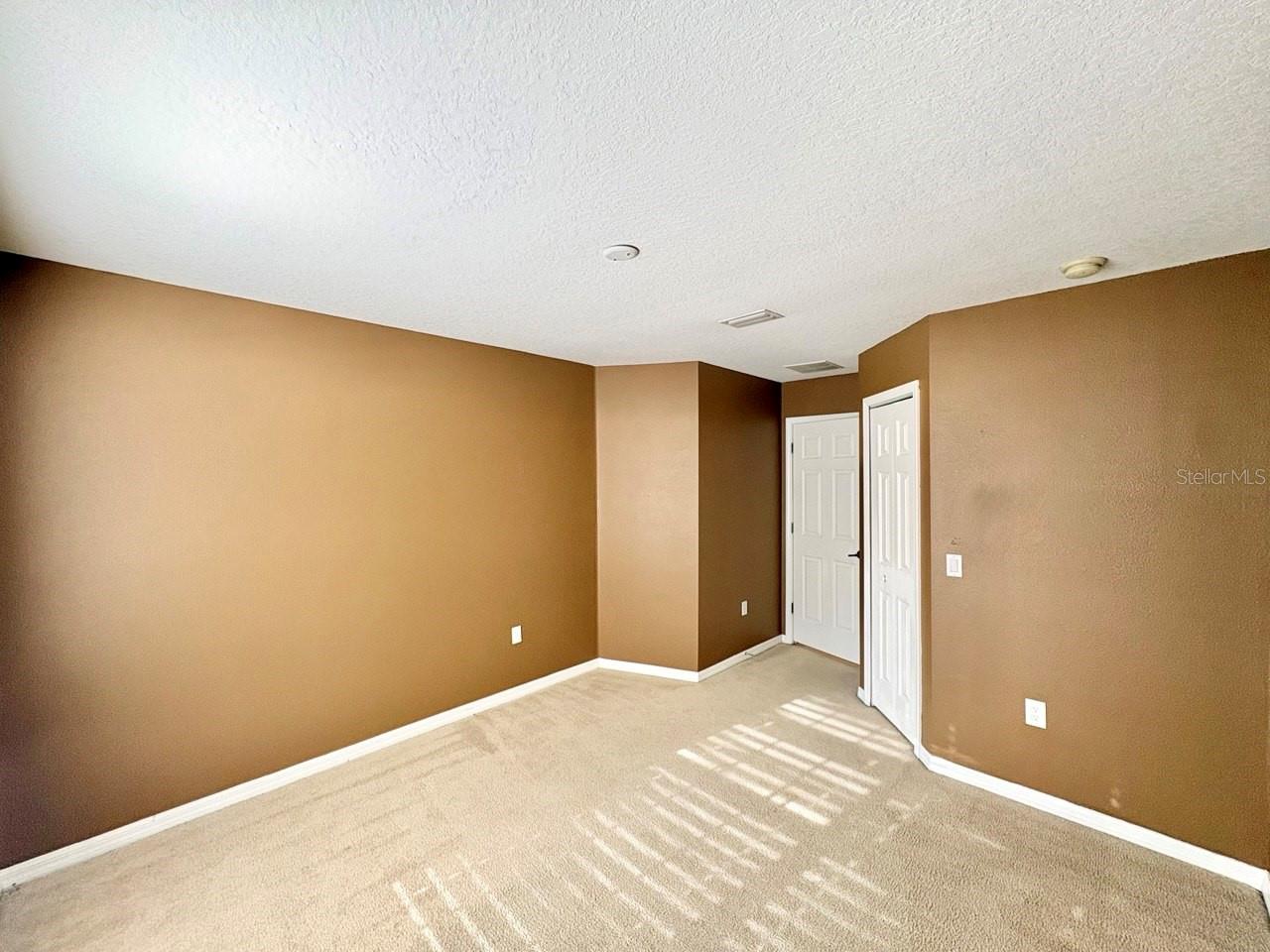 Image 21 of 35 For 11839 Castine Street