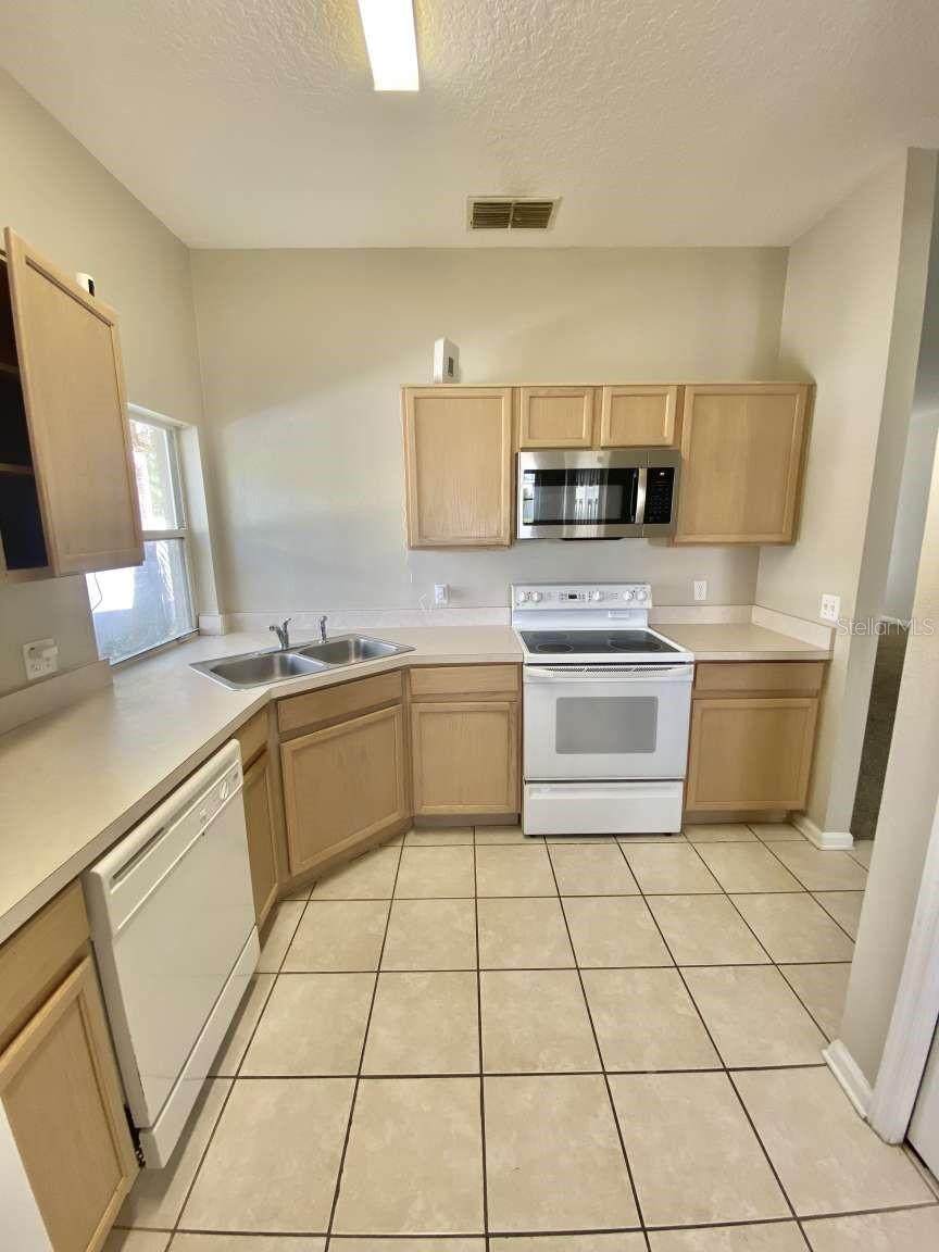 Image 3 of 21 For 3111 Cranes Cove Loop