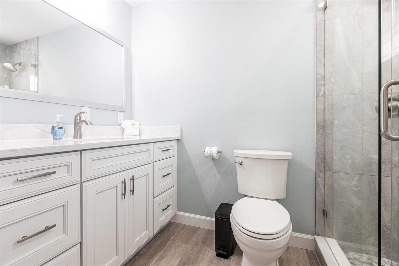 Image 11 of 14 For 6020 Midnight Pass Road 64