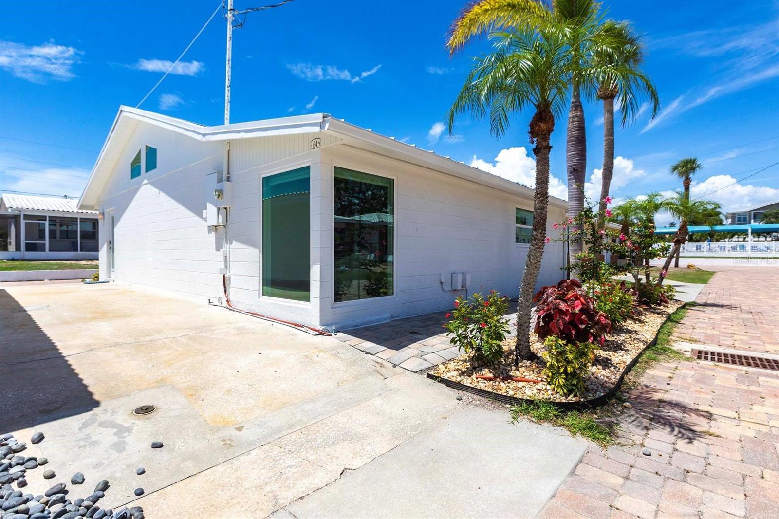 Image 14 of 14 For 6020 Midnight Pass Road 64