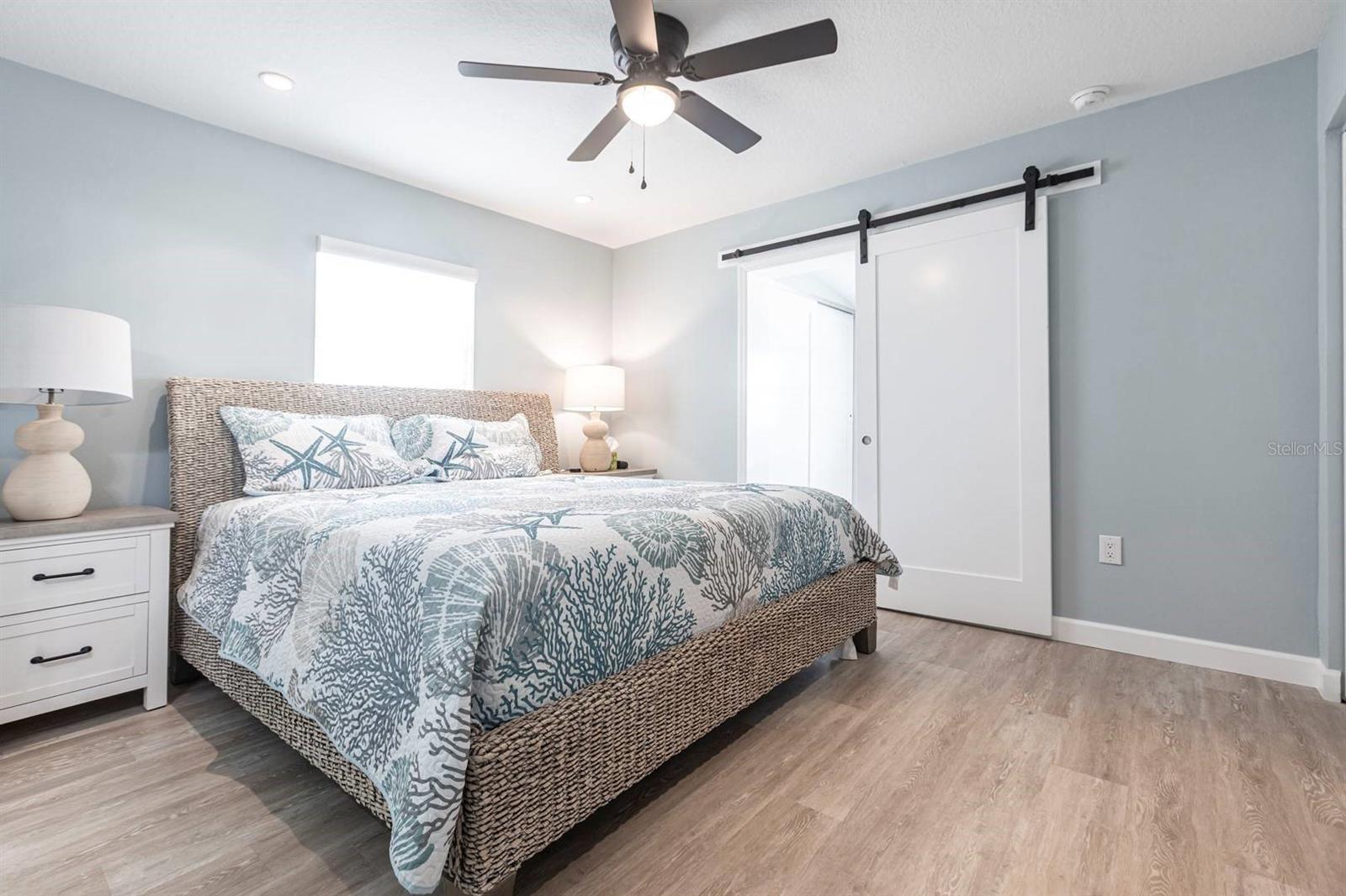 Image 8 of 14 For 6020 Midnight Pass Road 64