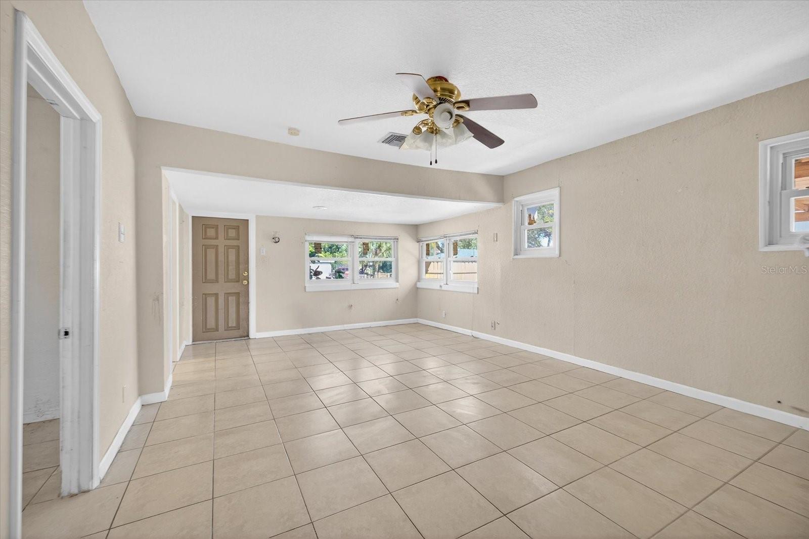 Image 10 of 35 For 2850 59th Avenue N