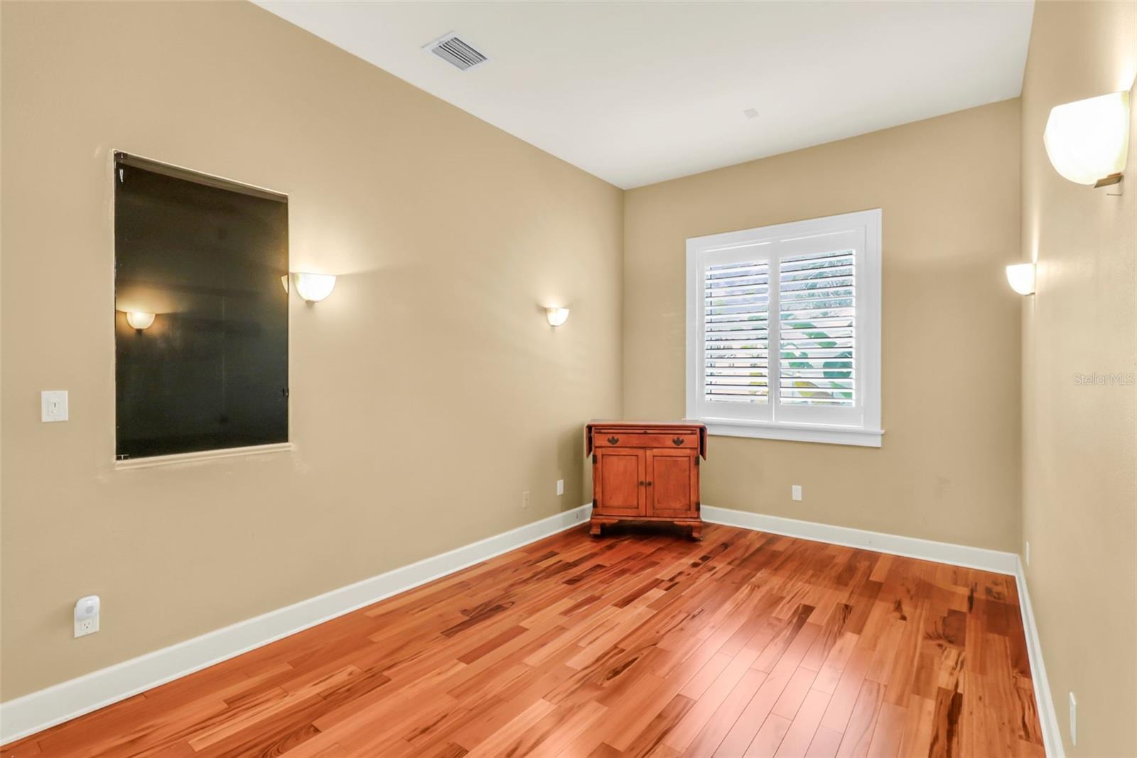 Image 33 of 49 For 13030 98th Avenue