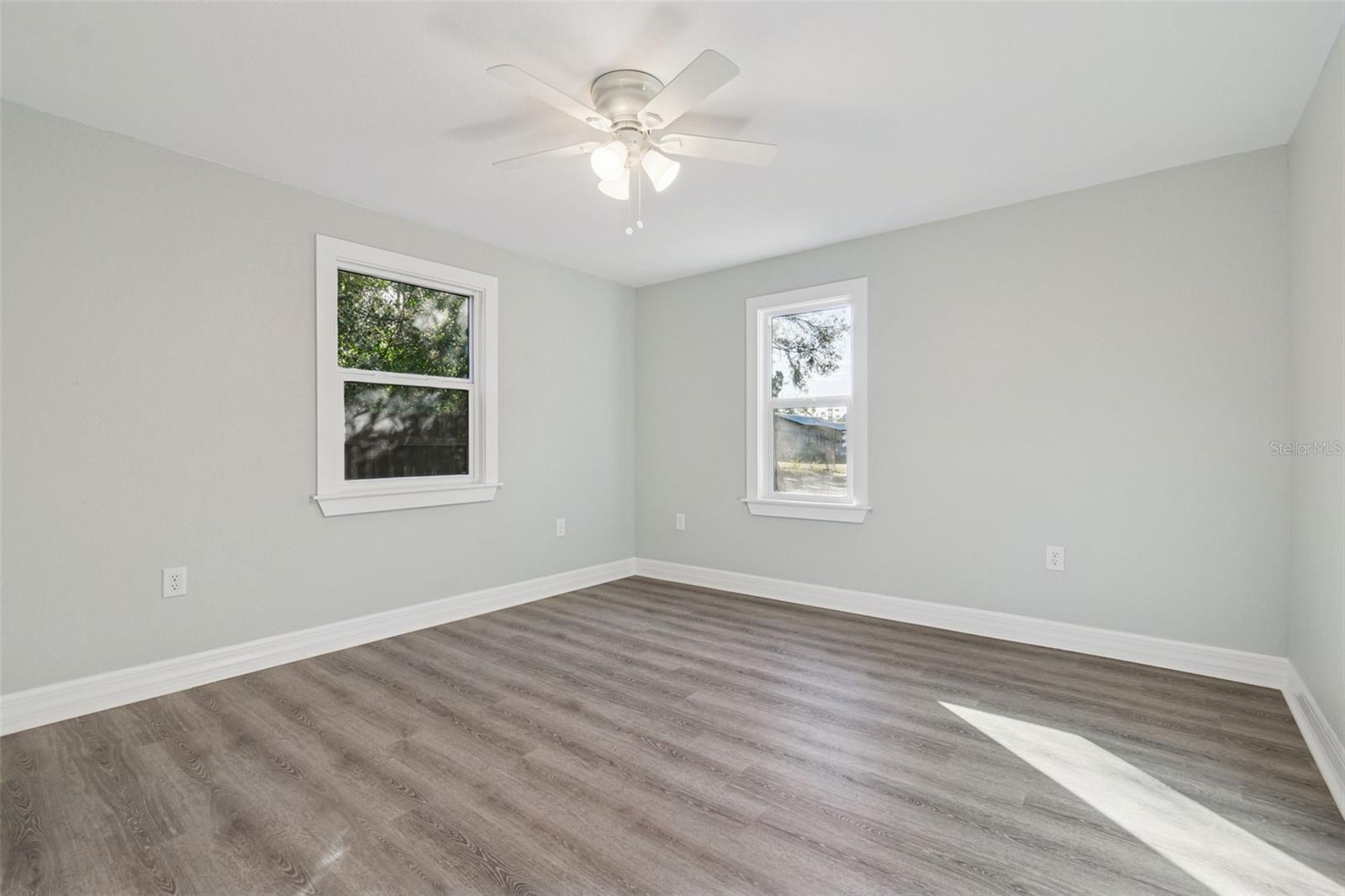 Image 15 of 53 For 2308 Everett Street