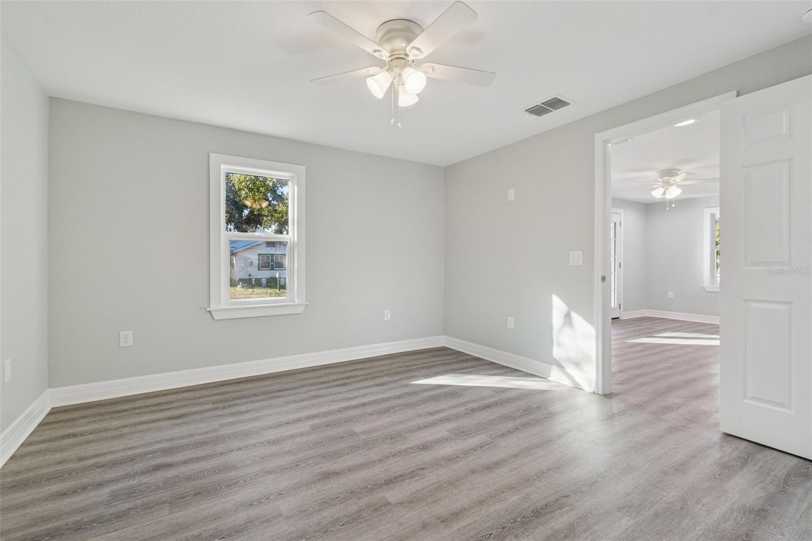 Image 18 of 53 For 2308 Everett Street