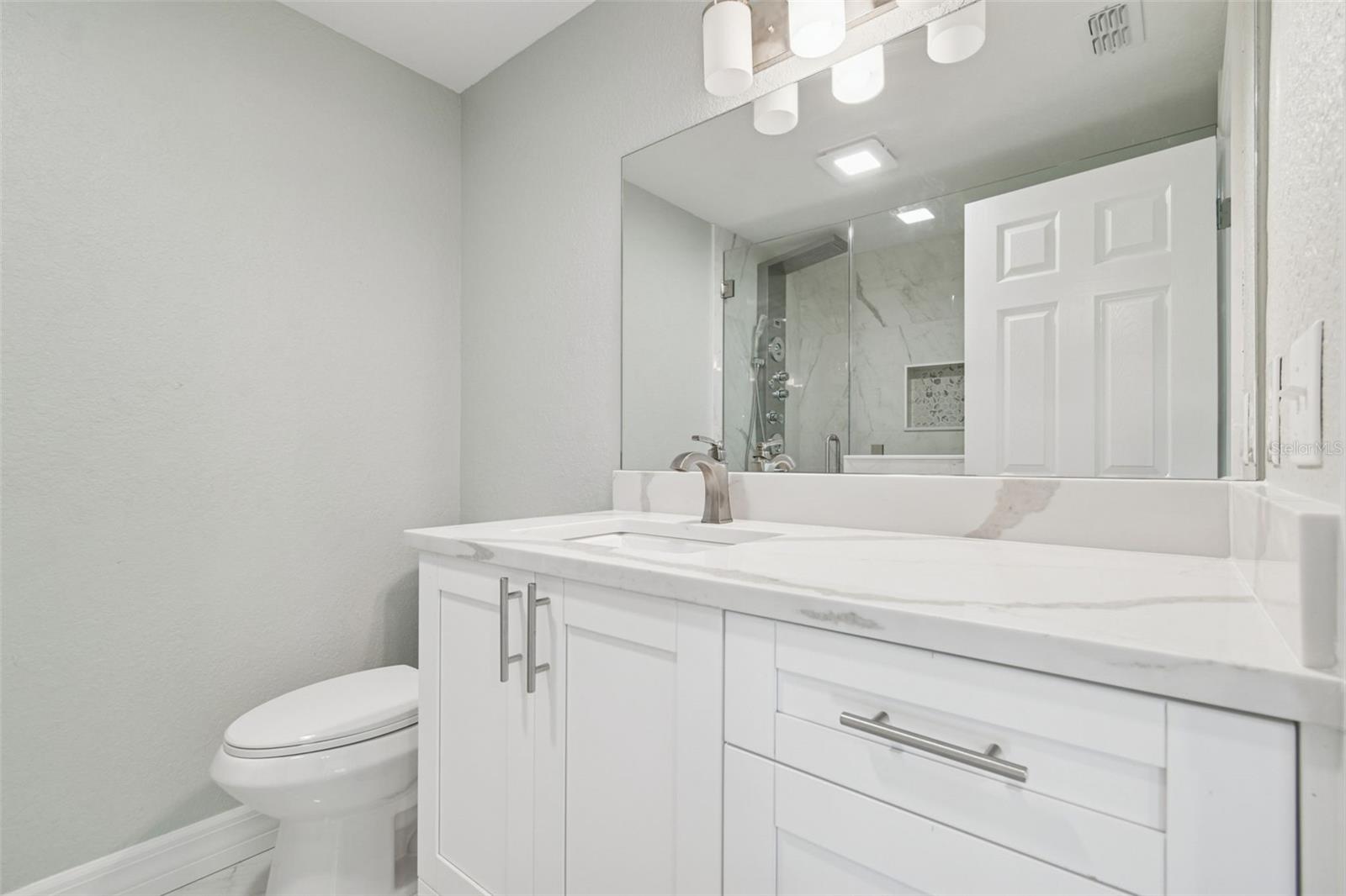 Image 19 of 53 For 2308 Everett Street