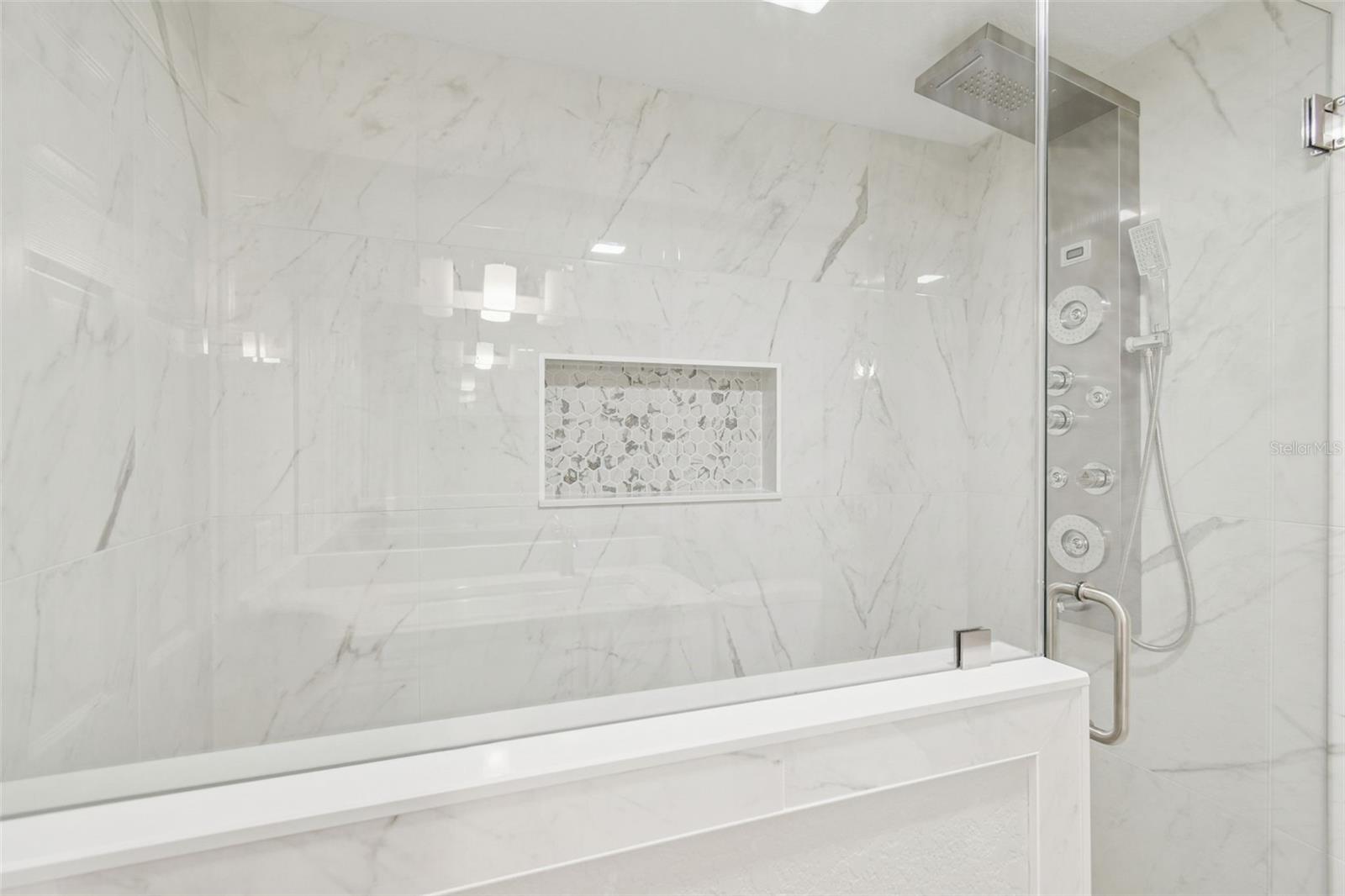 Image 21 of 53 For 2308 Everett Street