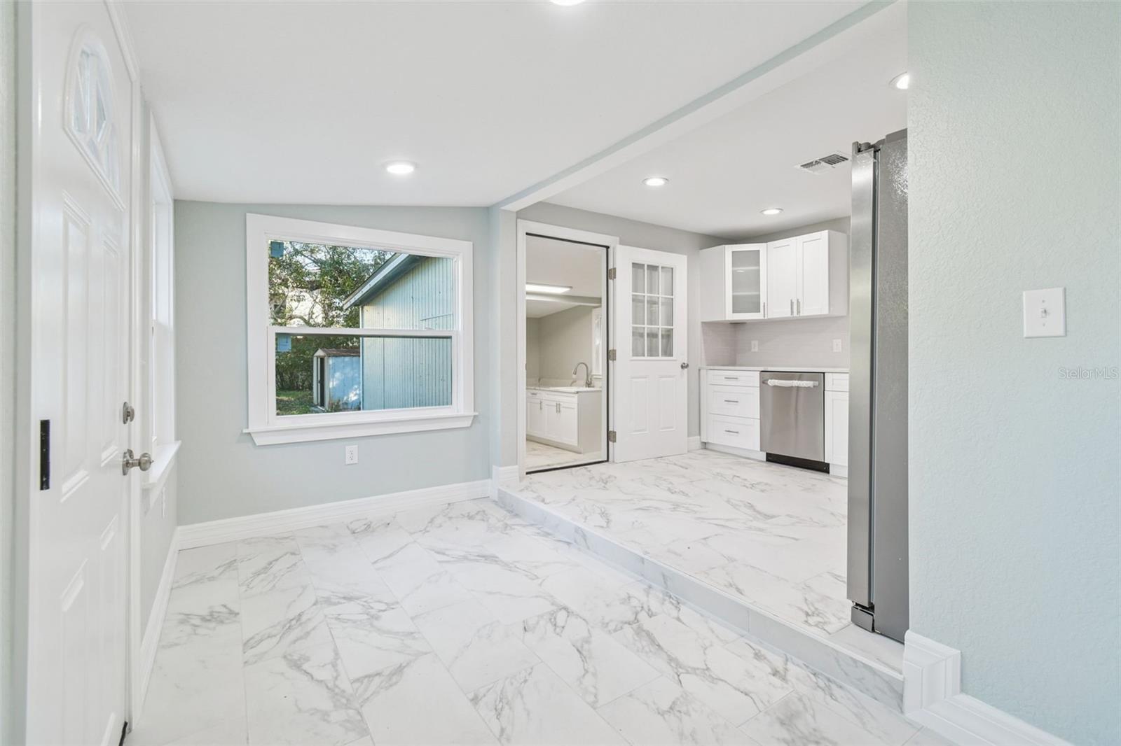 Image 27 of 53 For 2308 Everett Street