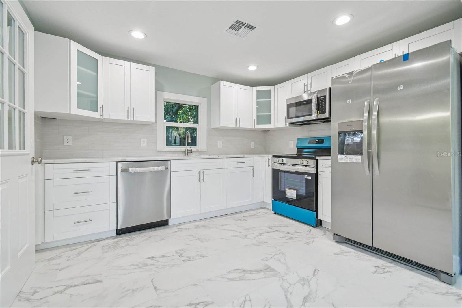 Image 29 of 53 For 2308 Everett Street