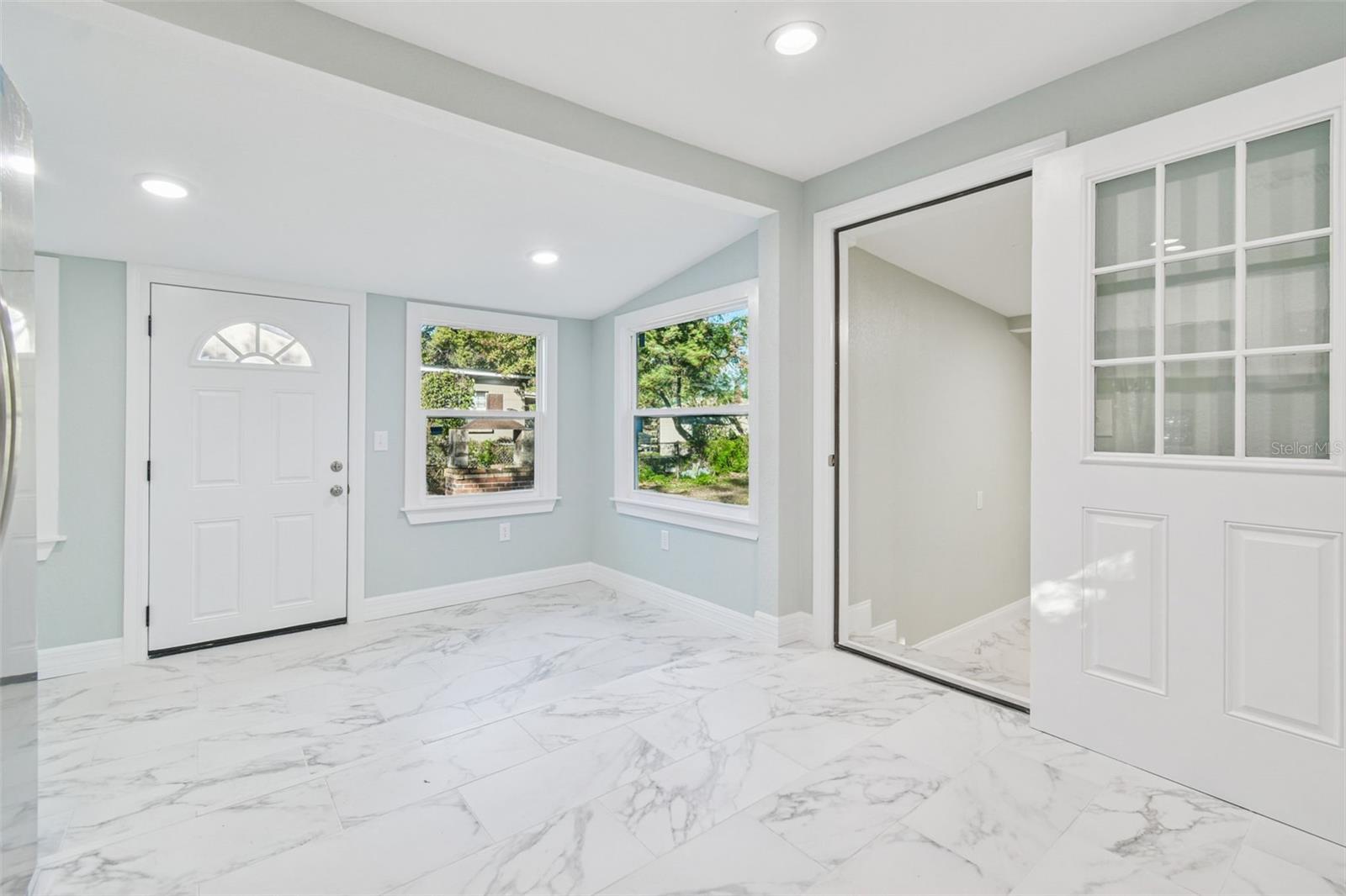 Image 32 of 53 For 2308 Everett Street