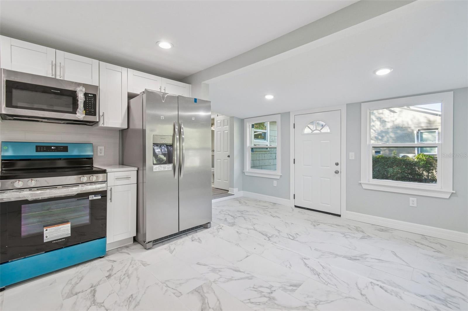 Image 33 of 53 For 2308 Everett Street