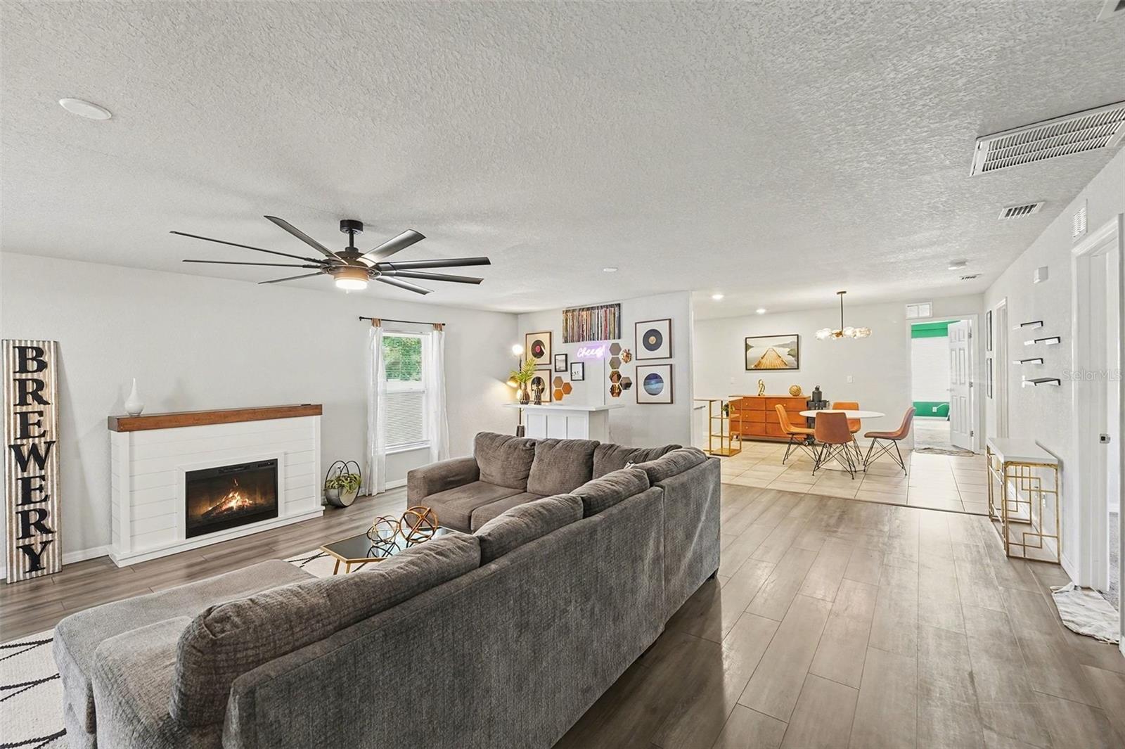 Image 4 of 17 For 4542 19th Avenue S