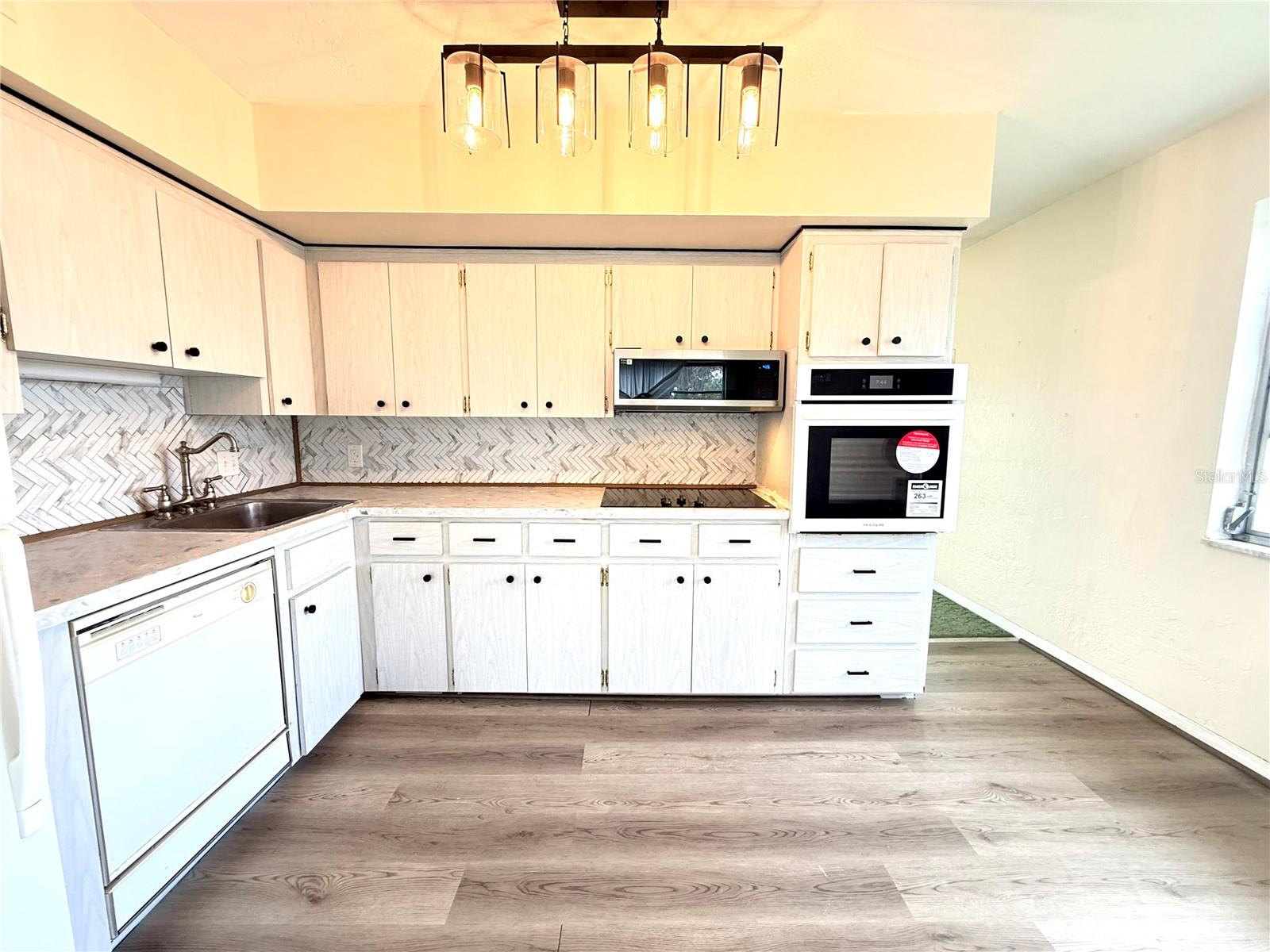 Image 10 of 34 For 2453 Brazilia Drive 25