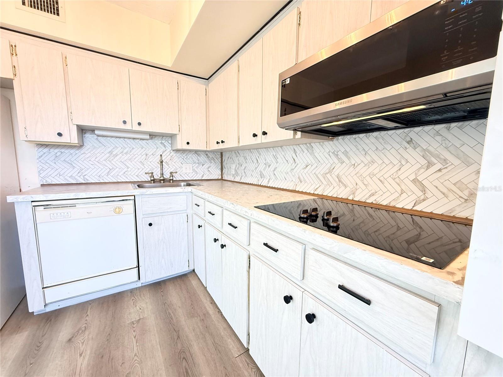 Image 8 of 34 For 2453 Brazilia Drive 25