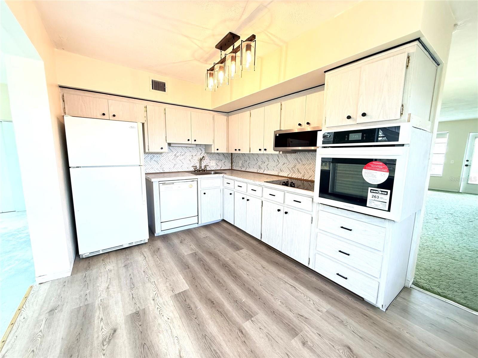 Image 9 of 34 For 2453 Brazilia Drive 25