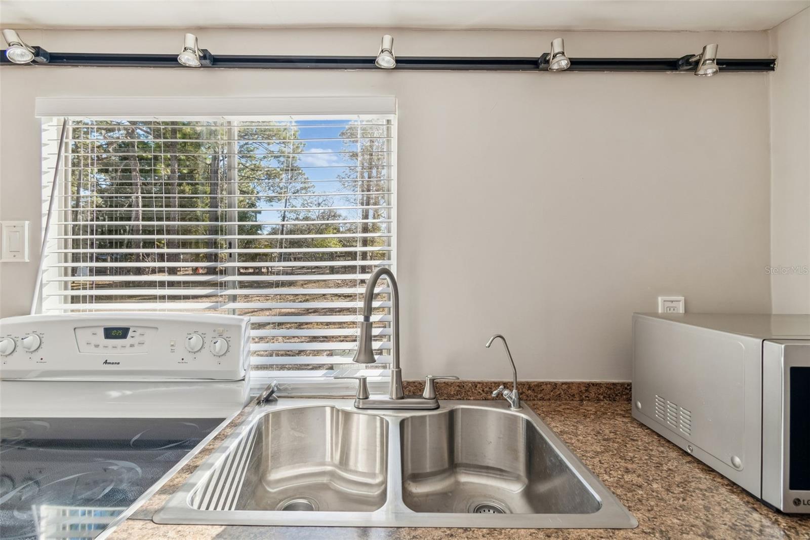 Image 20 of 39 For 5464 Wilson Point