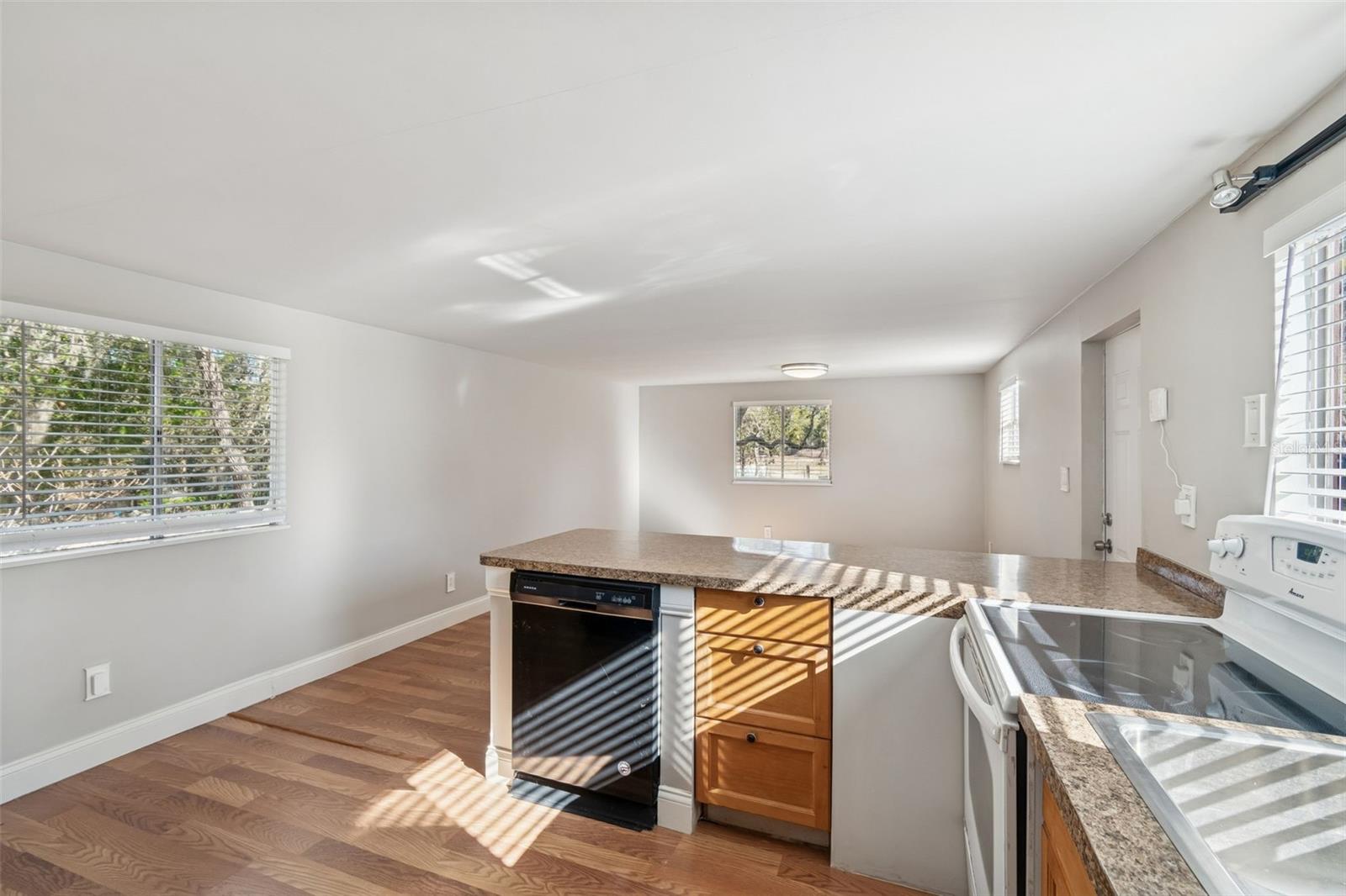 Image 22 of 39 For 5464 Wilson Point