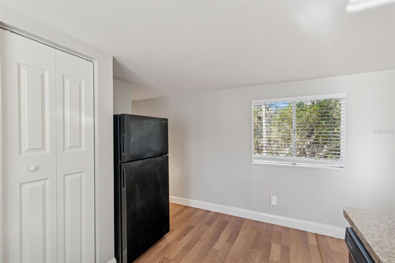 Image 23 of 39 For 5464 Wilson Point