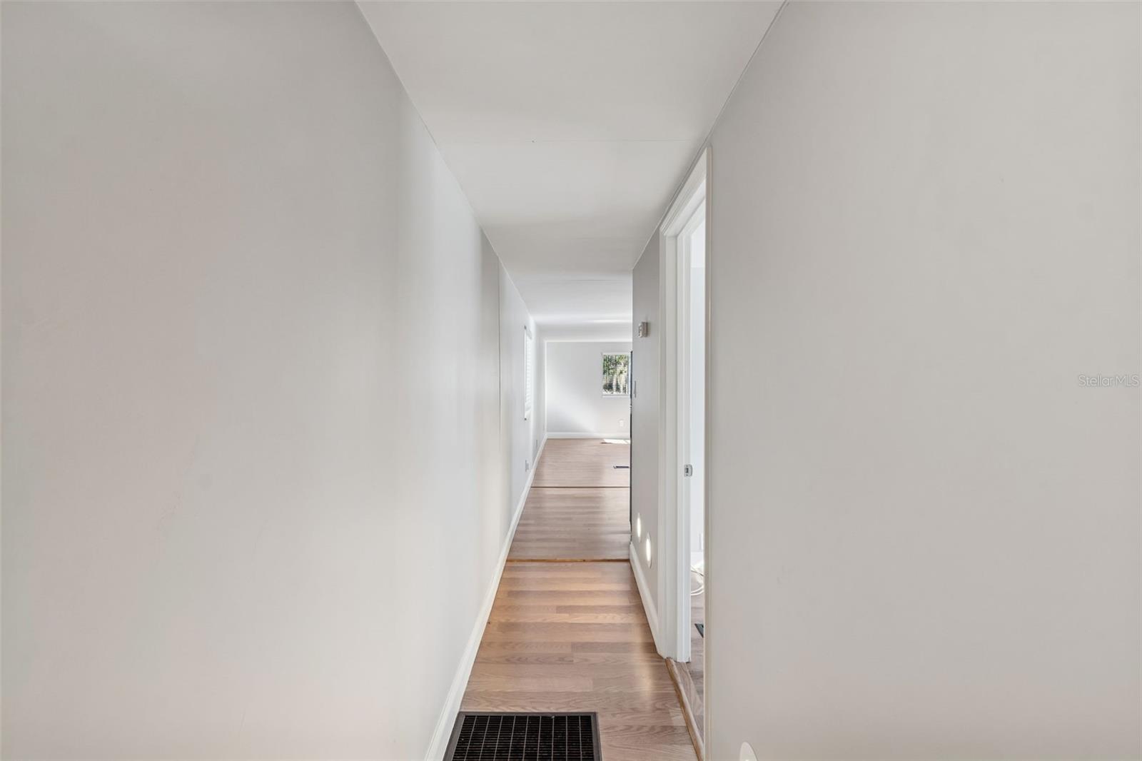 Image 26 of 39 For 5464 Wilson Point